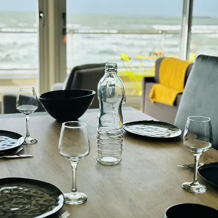 Apartman Renove A Neuf Avec Vue Imprenable Sur La Baie Des Sables D Olonne 6 Pers