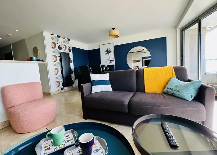 Rénové à Neuf Avec Vue Imprenable Sur La Baie Des Sables D Olonne 6 Pers